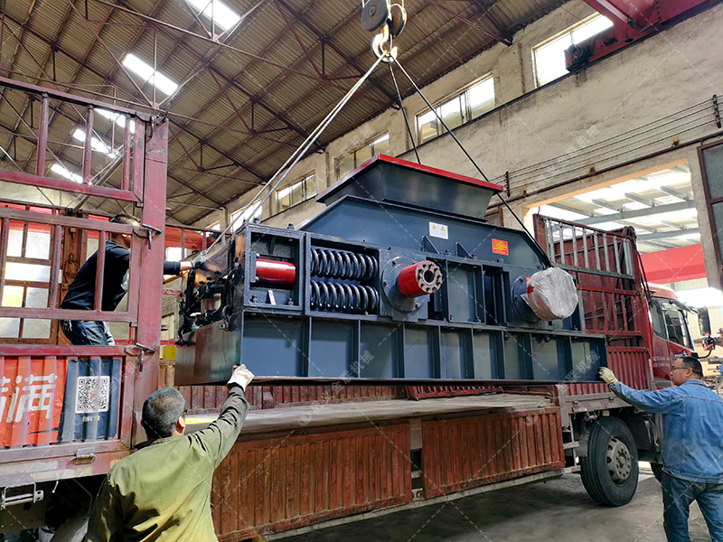2PG1200x800大型對輥破碎機設備發貨圖片