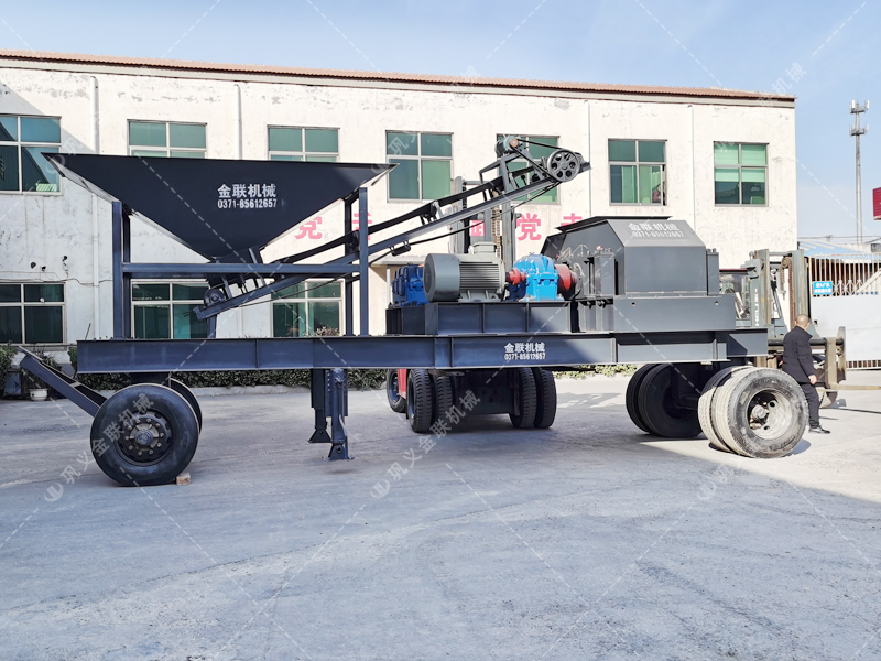 2PG1208大型移動式對輥破碎機發(fā)貨圖片