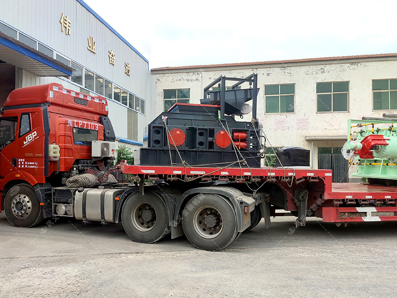 2PG1007型制砂設(shè)備液壓對輥制砂機發(fā)貨圖片