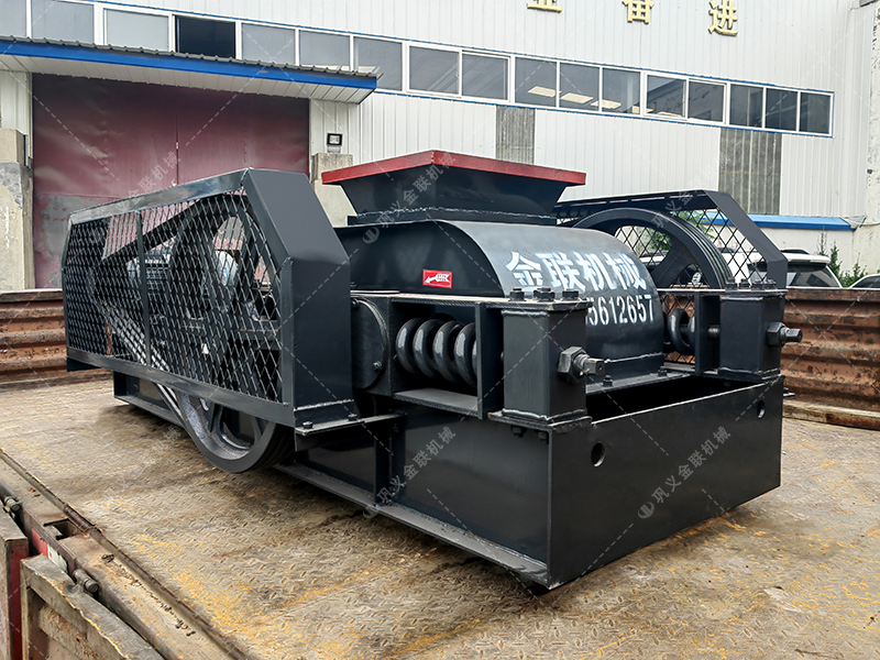 小型石英石制砂機發往福建泉州