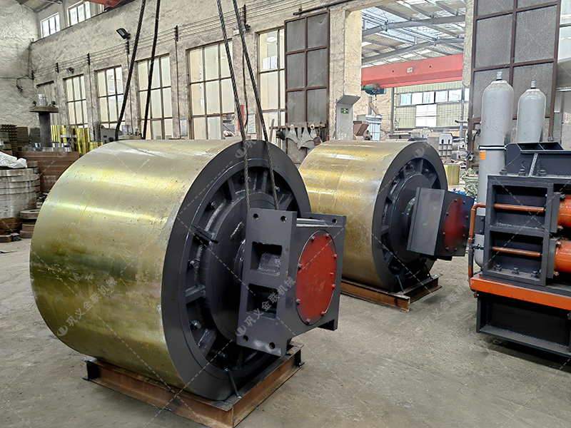 1510型液壓對(duì)輥破碎機(jī) 1510型液壓對(duì)輥破碎機(jī)