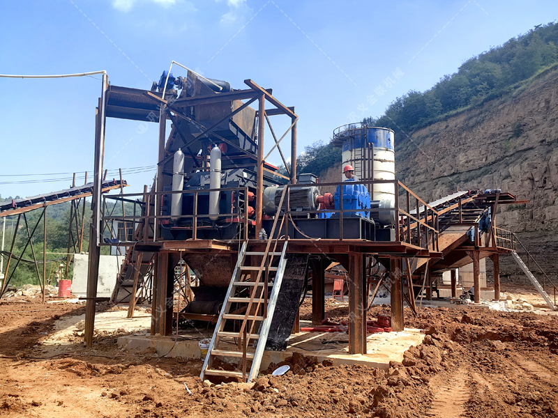 1510型液壓對(duì)輥破碎機(jī) 1510型液壓對(duì)輥破碎機(jī)