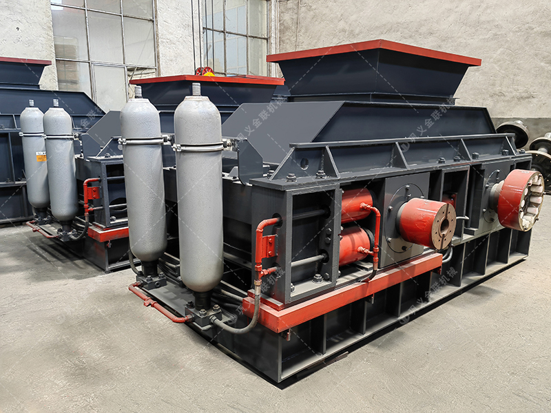 四川綿陽制砂生產(chǎn)線需要配置一臺1210型液壓對輥制砂機 四川綿陽制砂生產(chǎn)線需要配置一臺1210型液壓對輥制砂機