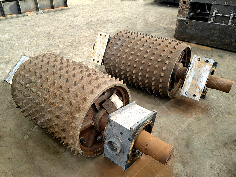 炭渣塊破碎選用雙齒輥破碎機(jī),其工作原理及優(yōu)勢(shì)有哪些? 炭渣塊破碎選用雙齒輥破碎機(jī),其工作原理及優(yōu)勢(shì)有哪些?