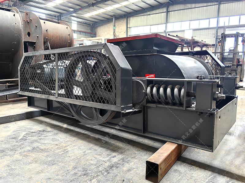 雙齒輥破碎機(jī)真的能“干濕通破”嗎？它的工作原理是什么？