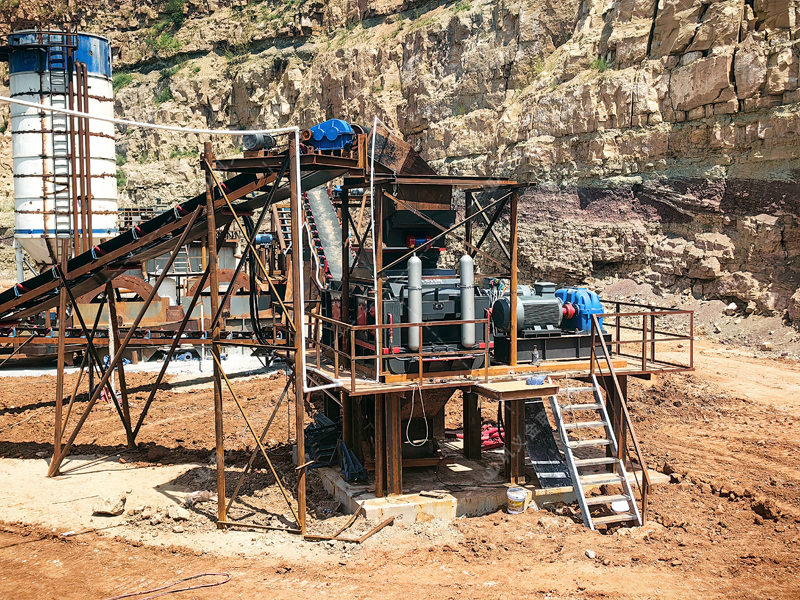 液壓對輥制砂機憑什么宣稱 “高產又穩定”?其耐磨技術的雙重突破是關鍵 液壓對輥制砂機憑什么宣稱 “高產又穩定”?其耐磨技術的雙重突破是關鍵